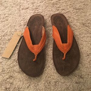 NWT Olukai flip flops