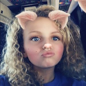 Meet your Posher, Addi