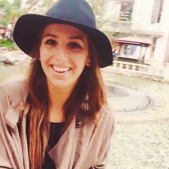 Meet your Posher, Sam - Picture 2 of 3