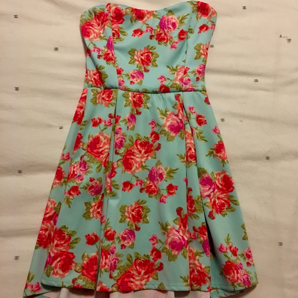 Floral Mini Dress | Open Back | M | size 4/6