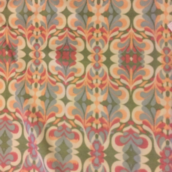 Small Julia - Picture 2 of 2