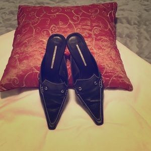 Donald J Pliner Black Low-Heeled Mules