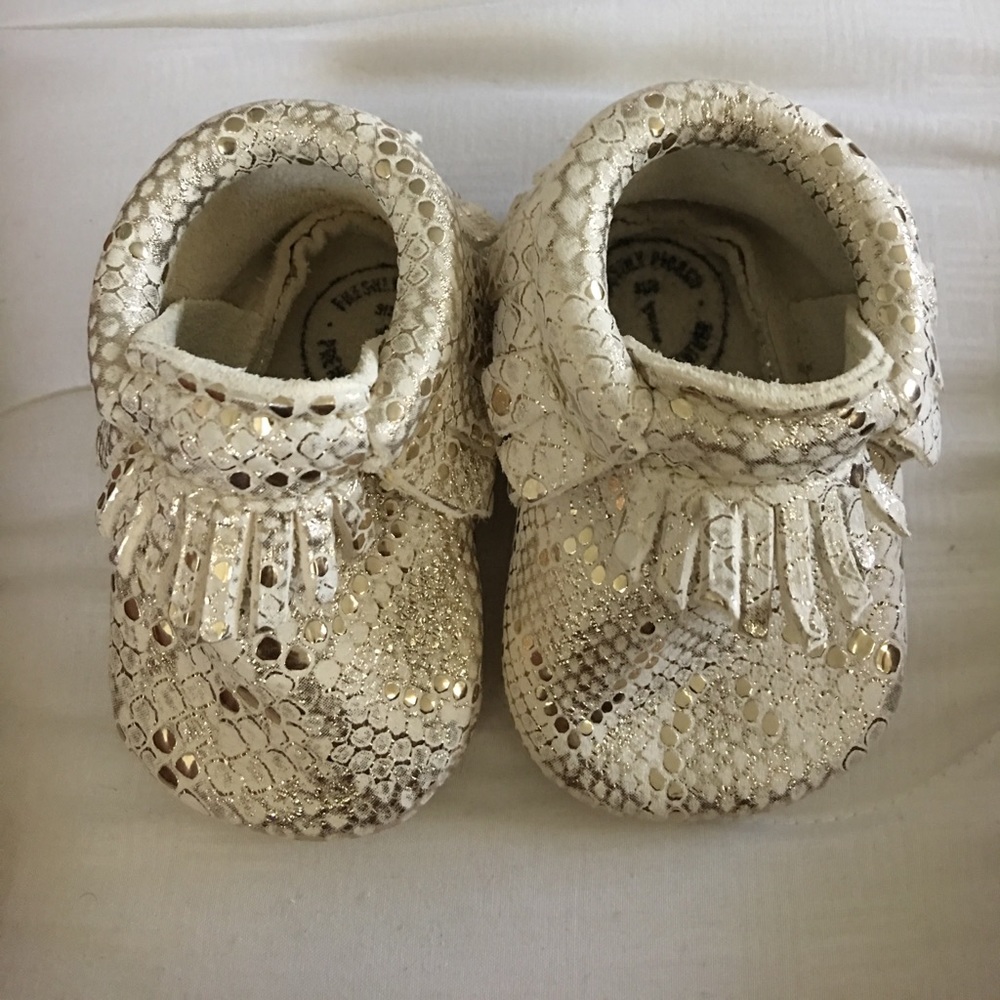 New White & Gold Freshly Picked size 1 shoes