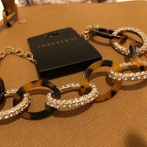 NWT Forever 21 statement necklace adjustable prett