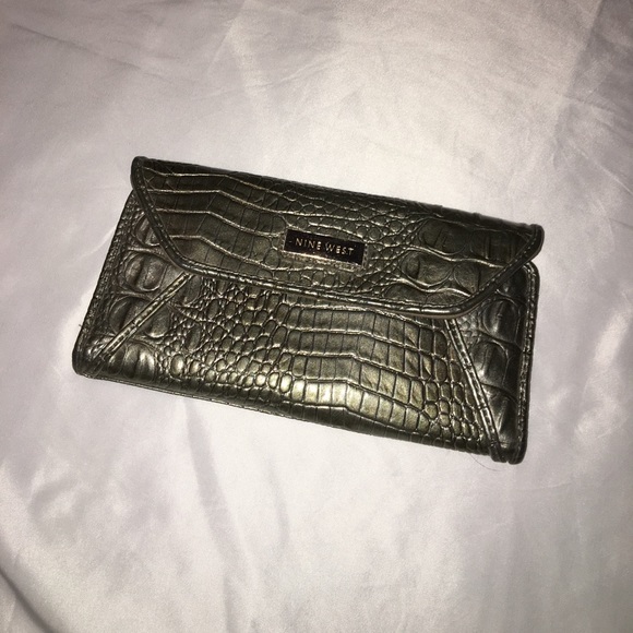 Nine West wallet! - Picture 1 of 5
