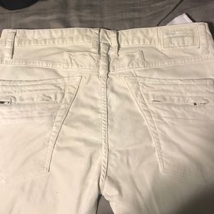 White robins jean