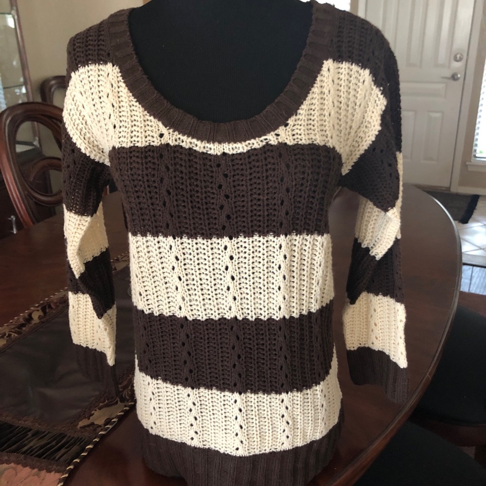 Brown & cream stripped 3/4 sleeve sweater