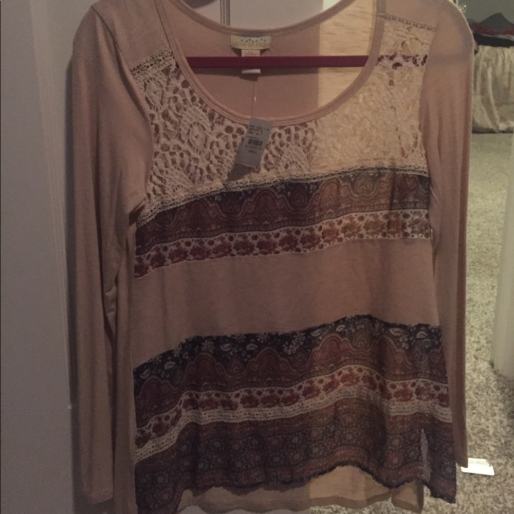 New with tag flowy shirt