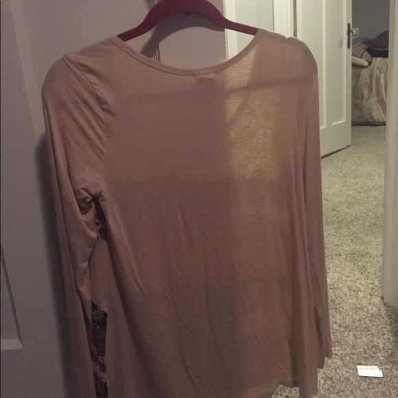 New with tag flowy shirt - Picture 2 of 2