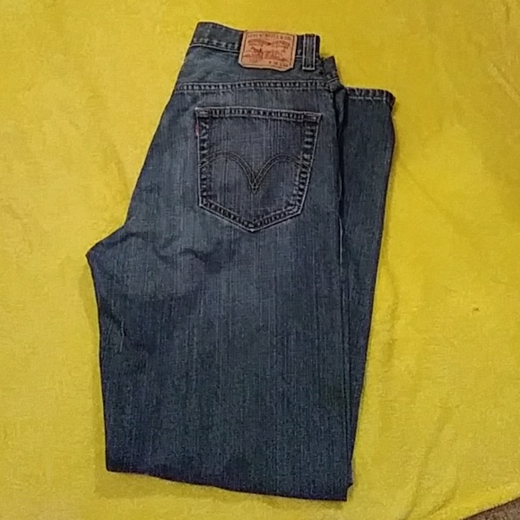 🎊SOLD🎊 Levi's 559 Relaxed Straight Jeans - Picture 2 of 7