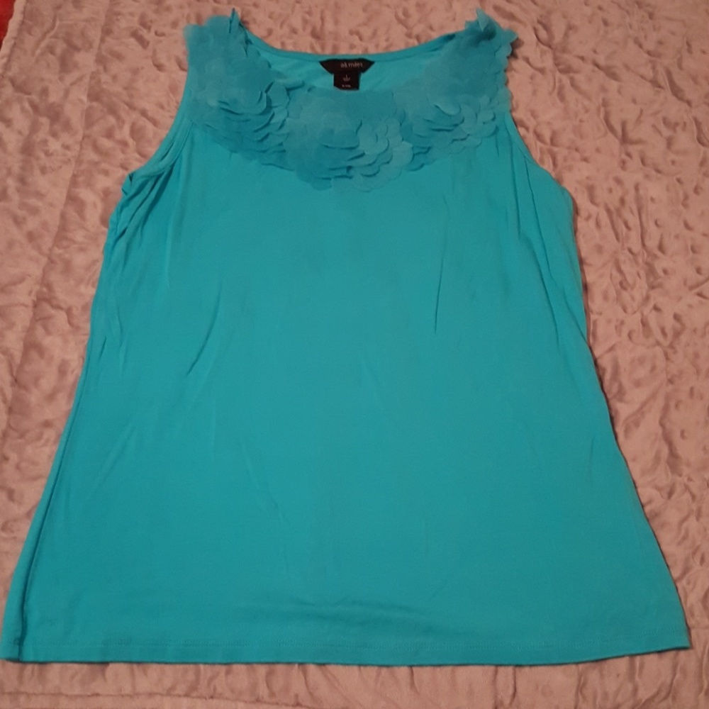 Pretty tank top (20" across chest)