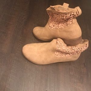 Ankle boots