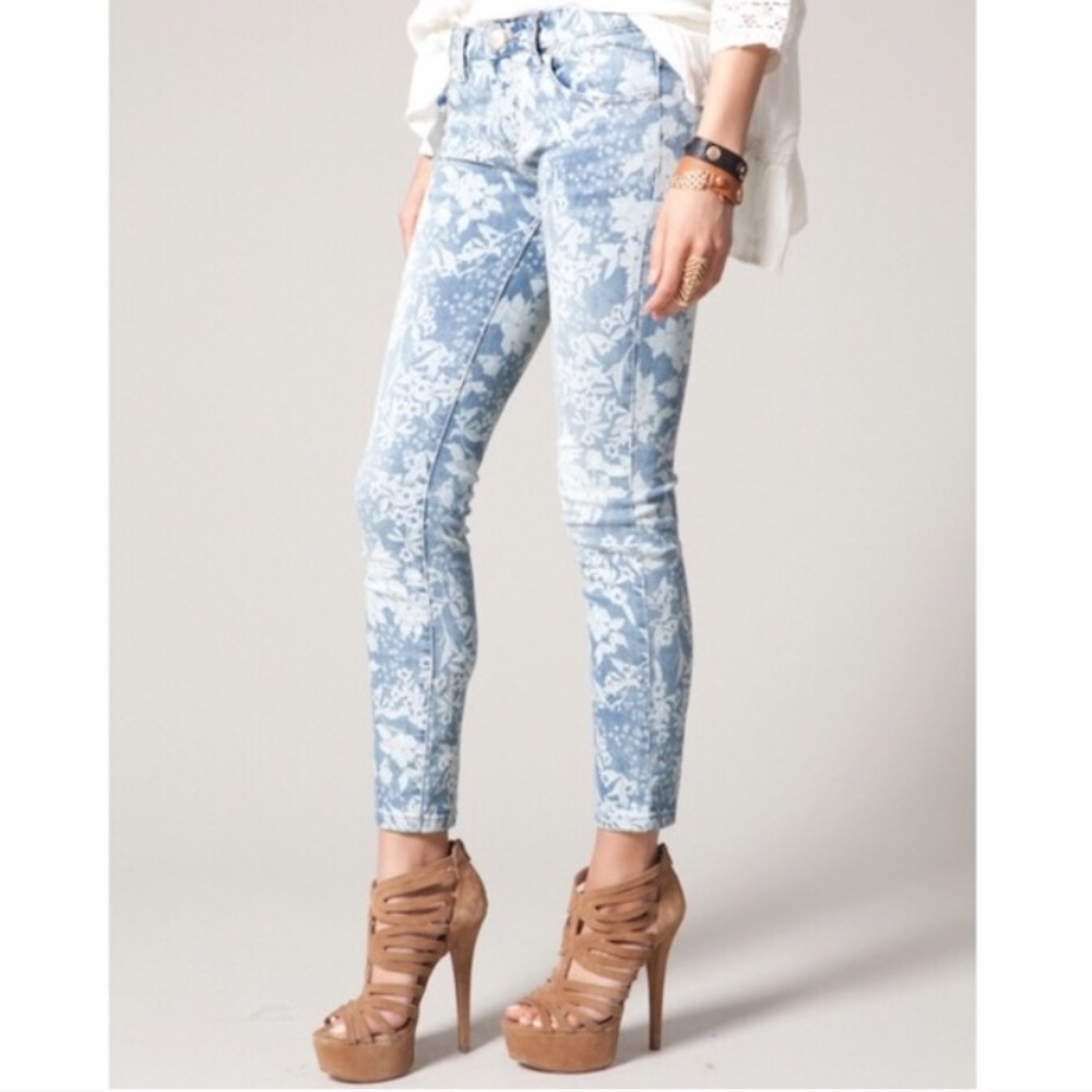 FREE PEOPLE Skinny Jeans with flower print
