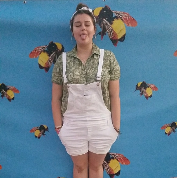 Meet your Posher, Elizabeth - Picture 1 of 1