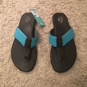 NWT olukai sandals