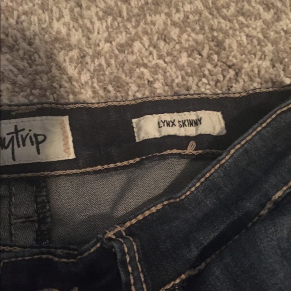 Buckle jeans worn few times - Picture 2 of 4