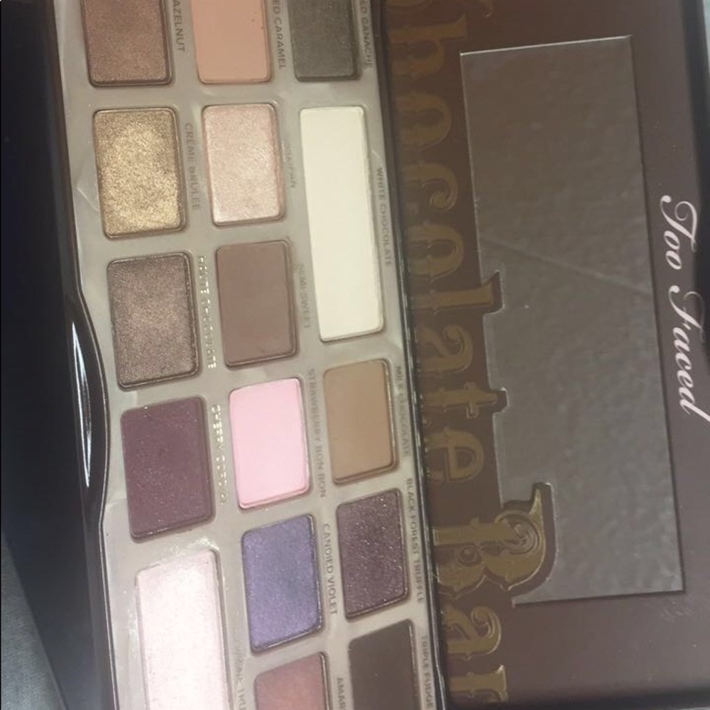 Too faced chocolate bar palette