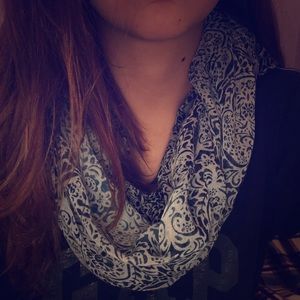 Cute blue printed scarf🍃