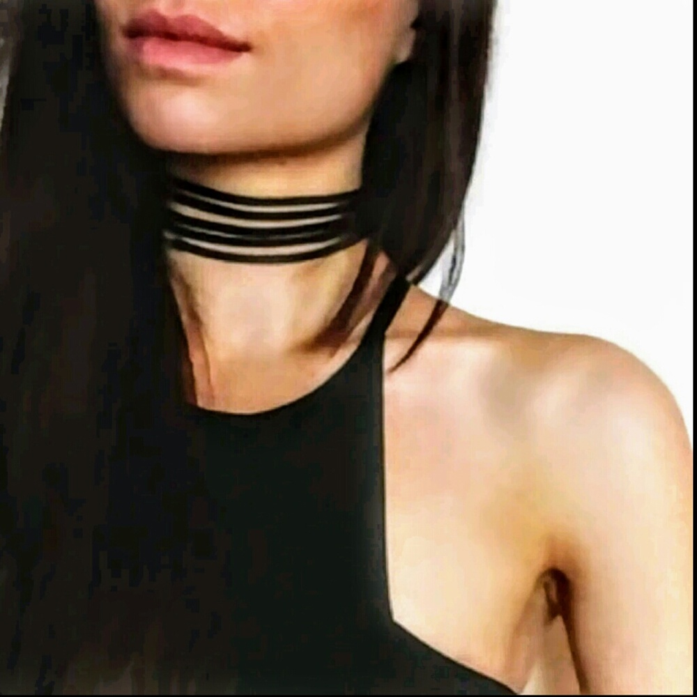 💥Flash Sale💥 5 Layer Black Velvet Choker