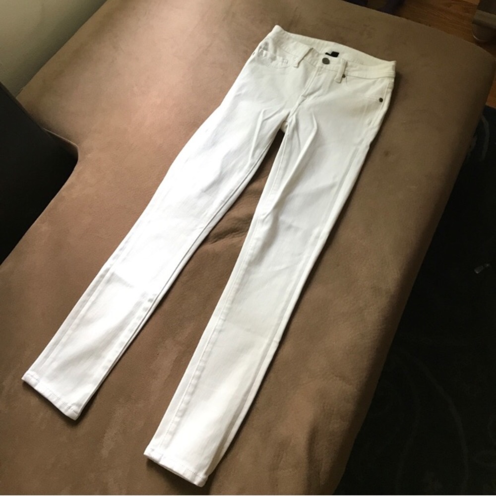 WHITE Genetic Denim Jeans