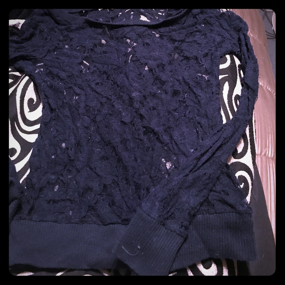 Long sleeve lace shirt
