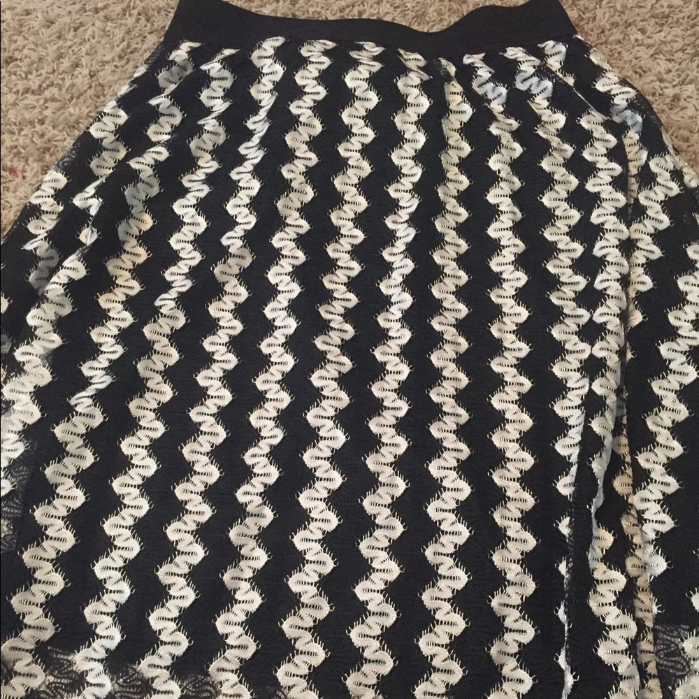 BNWT LULAROE Lola Skirt