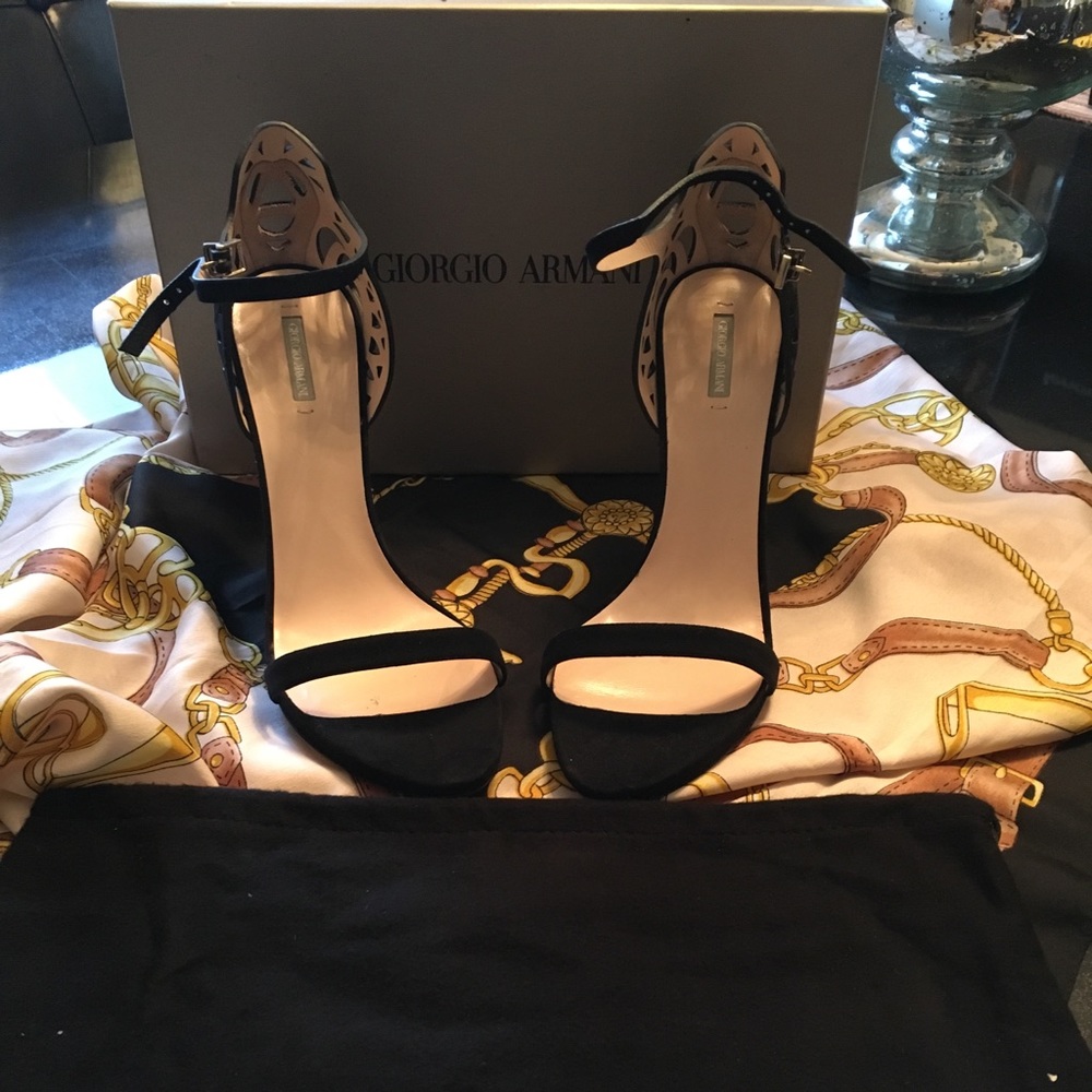 ✨NEW✨ Gorgeous Giorgio Armani Wedge Sandals