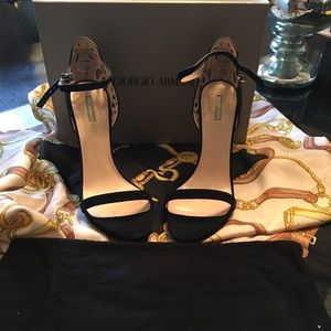 ✨NEW✨ Gorgeous Giorgio Armani Wedge Sandals