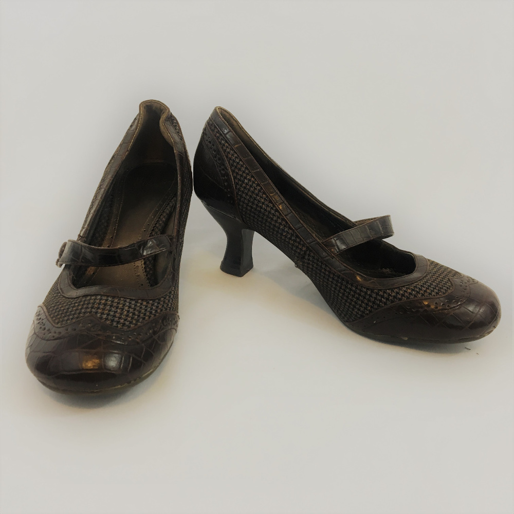 Hot Kiss Brown Tweed Mary Janes Heels, Size 8 - Picture 1 of 8