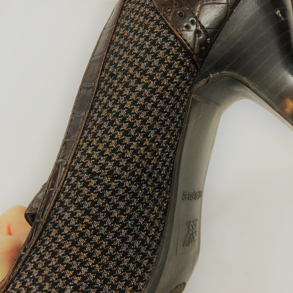 Hot Kiss Brown Tweed Mary Janes Heels, Size 8 - Picture 2 of 8