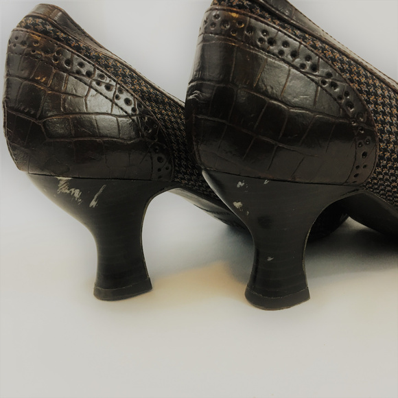 Hot Kiss Brown Tweed Mary Janes Heels, Size 8 - Picture 7 of 8