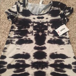 BNWT LuLaRoe Classic T