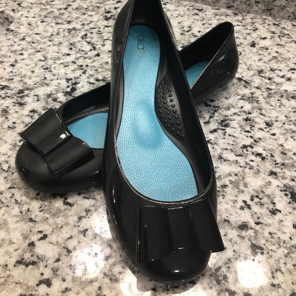 SOLD! — OkaB Black Gel Flats with Bow