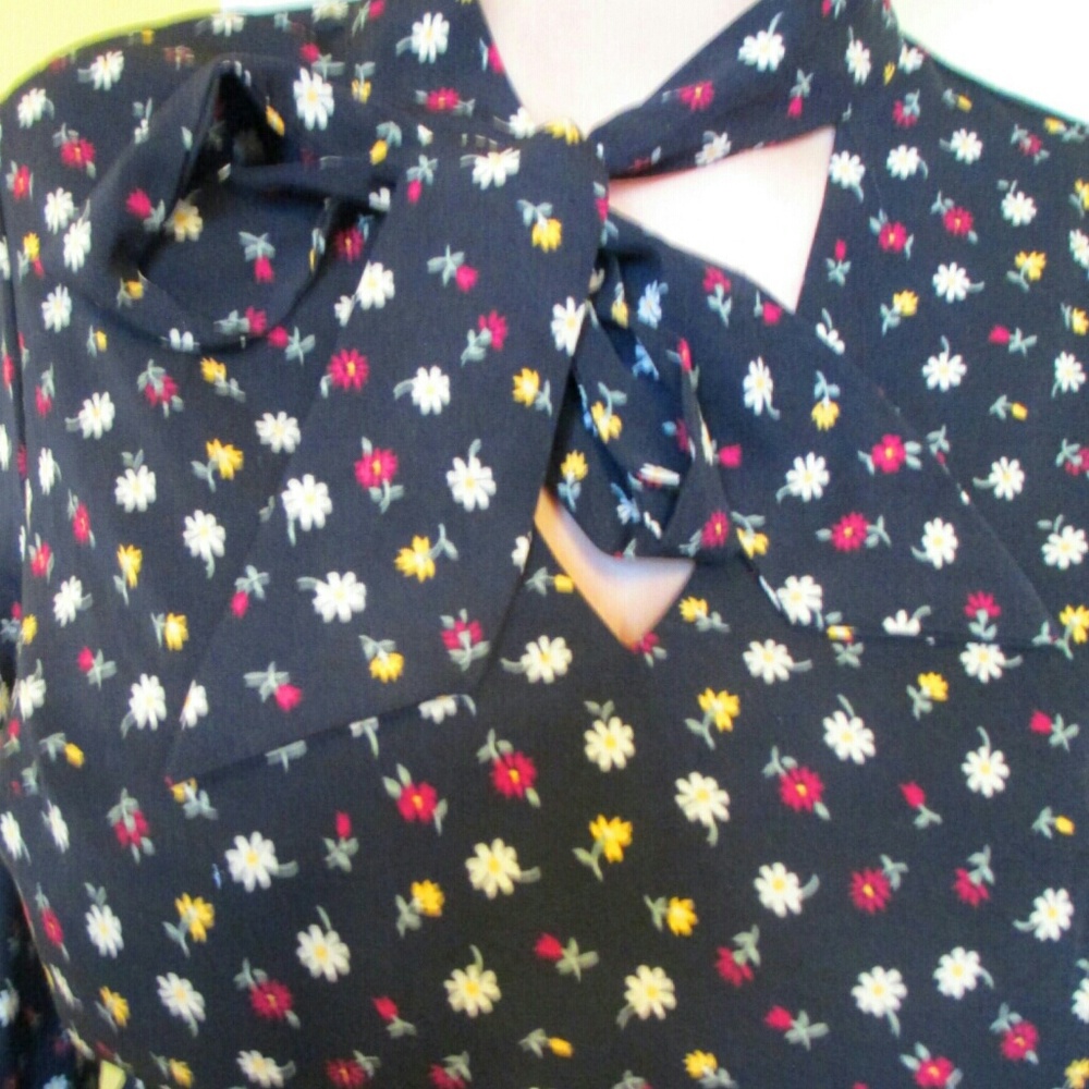 Floral Big Bow Romper - Picture 3 of 4