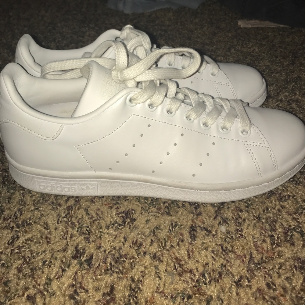 White adidas Stan smiths