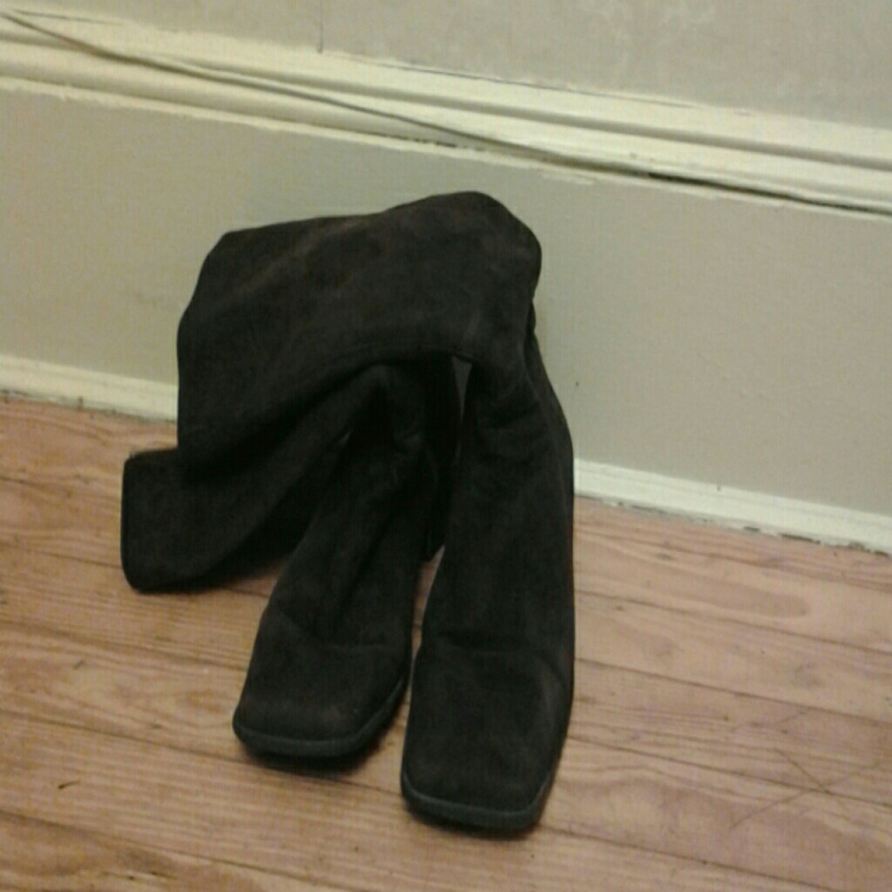 Boot - Picture 3 of 4