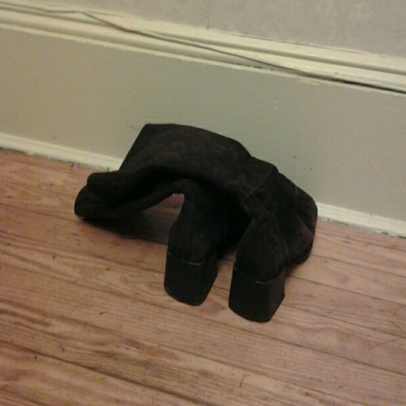 Boot - Picture 2 of 4