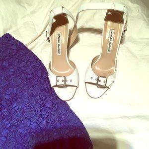 manola blahnik ankle strap open toe pump