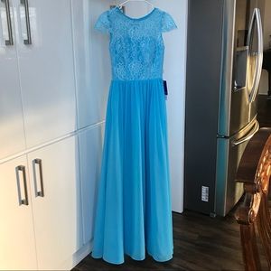 A-line/Princess Floor-length Chiffon Lace Dress