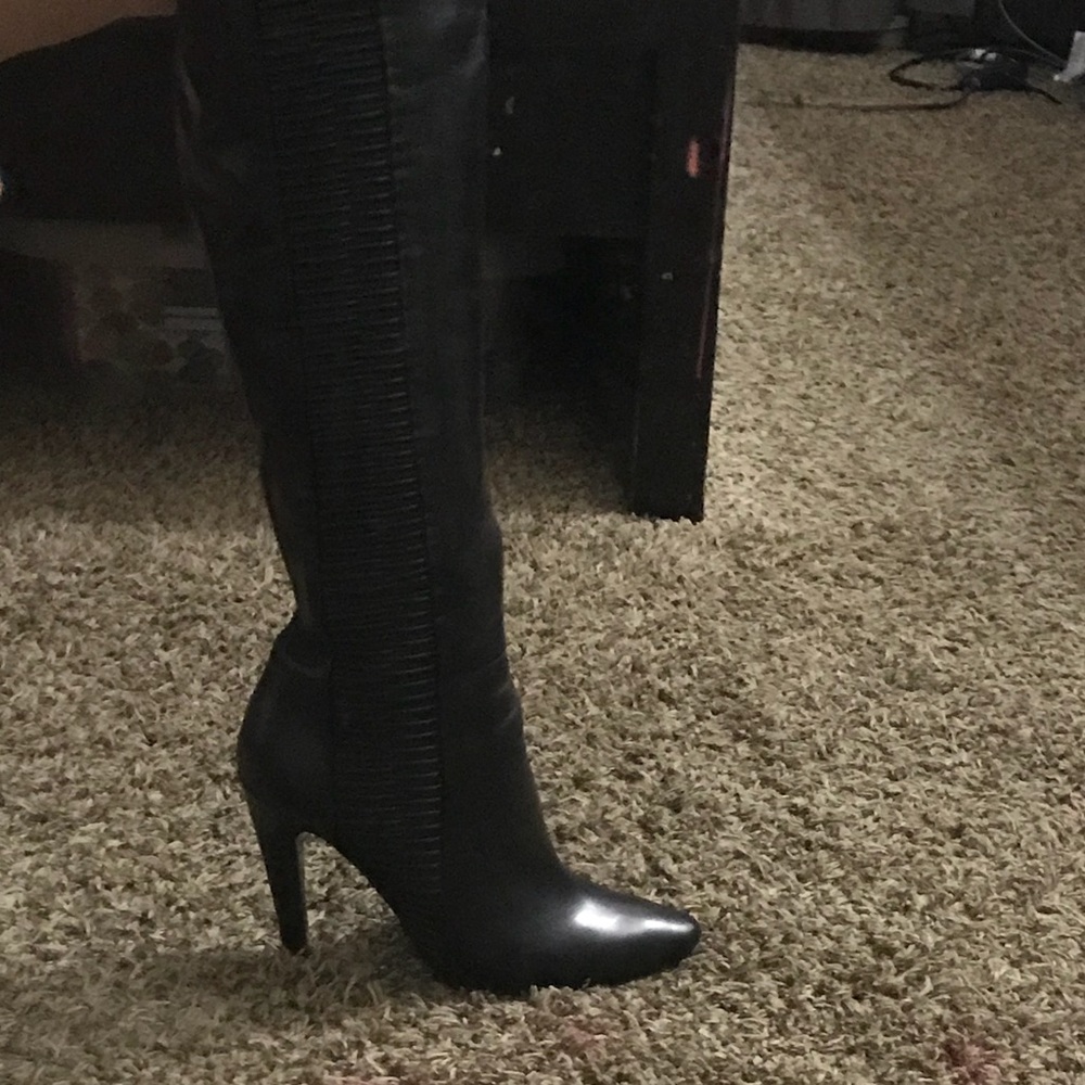 Kenneth Cole Black Leather boots