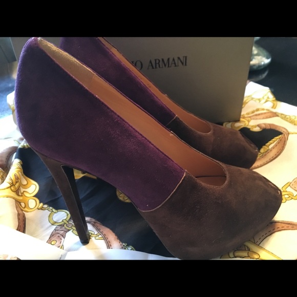 ✨NEW✨ Emporium Armani Peep-toe Suede Pumps - Picture 2 of 4