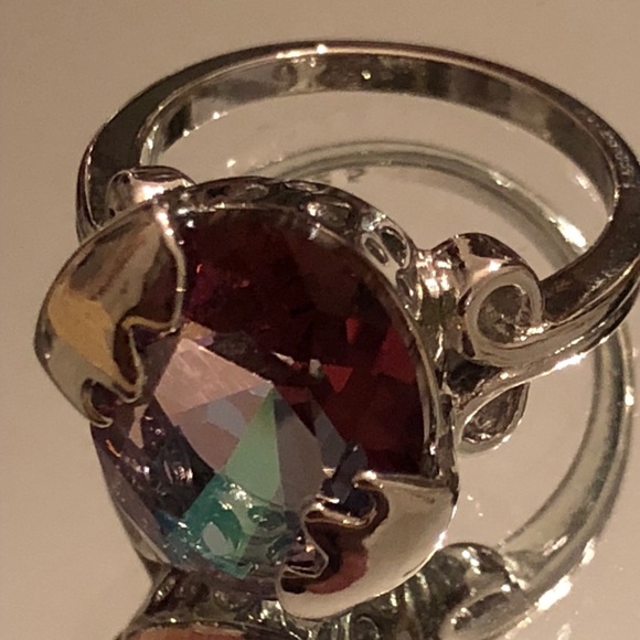 8.9 ct Mystic Rainbow Topaz  & Silver Ring - Picture 2 of 3
