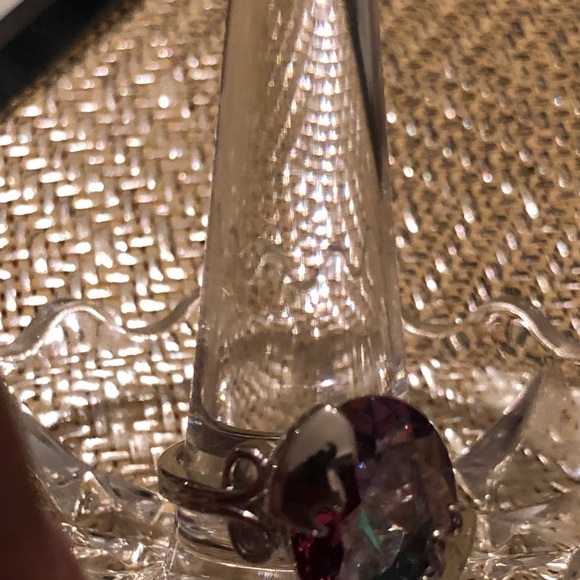 8.9 ct Mystic Rainbow Topaz  & Silver Ring - Picture 3 of 3