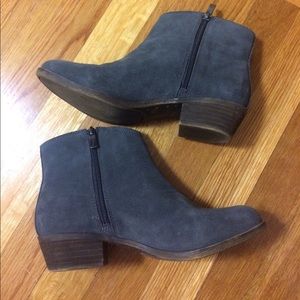 NWOT BCBGeneration gray booties