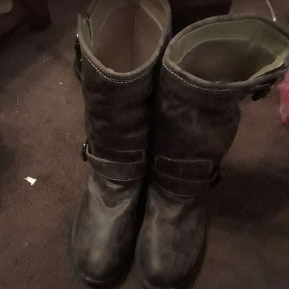 boots with two buckles - Picture 2 of 3