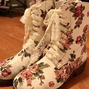 Muk Luk Floral Boots