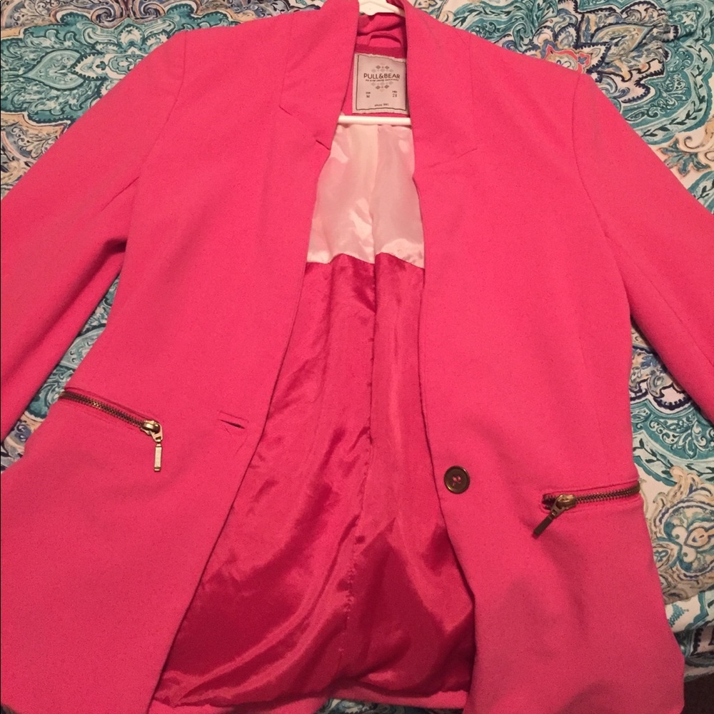 Pink pull and bear