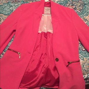 Pink pull and bear