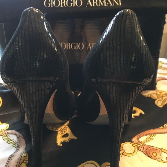 ✨NEW✨ Stunning Black Giorgio Armani Pumps 😻🥇👠 - Picture 5 of 8