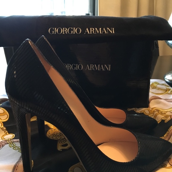 ✨NEW✨ Stunning Black Giorgio Armani Pumps 😻🥇👠 - Picture 6 of 8